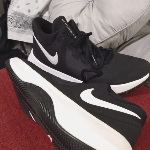 Nike Air Precision 2 Black and White Mens Size 6 - Picture 1 of 2